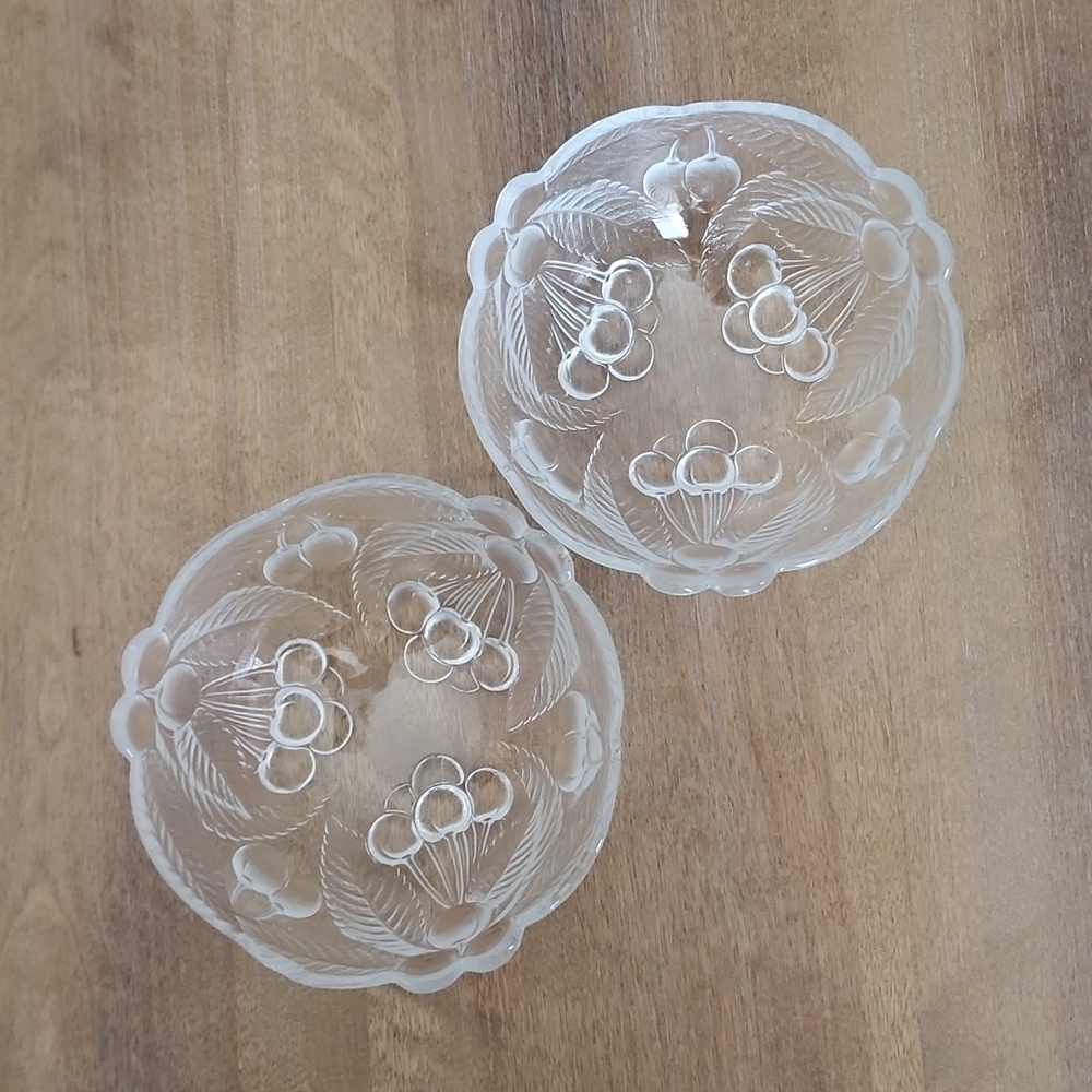 Vintage Mikasa Bountiful Pattern Clear and Frosted Round Serving Bowl wi…